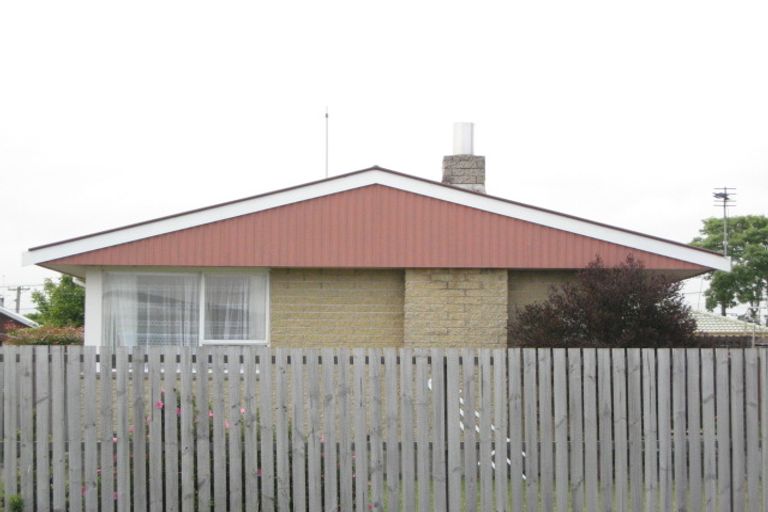 Photo of property in 14 Rosanna Place, Aranui, Christchurch, 8061
