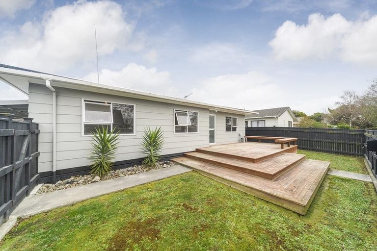 Photo of property in 38 Suzanne Grove, Kelvin Grove, Palmerston North, 4414