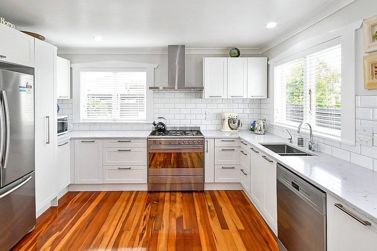 Photo of property in 2/39 Halsey Road, Manurewa, Auckland, 2102