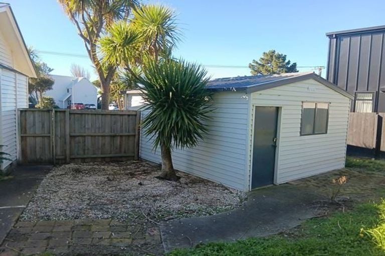 Photo of property in 18 Mccormacks Bay Road, Mount Pleasant, Christchurch, 8081