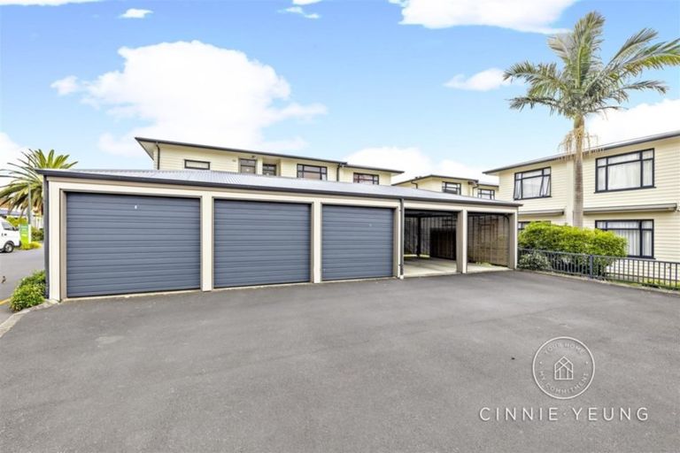 Photo of property in 125/2 Armoy Drive, East Tamaki, Auckland, 2016
