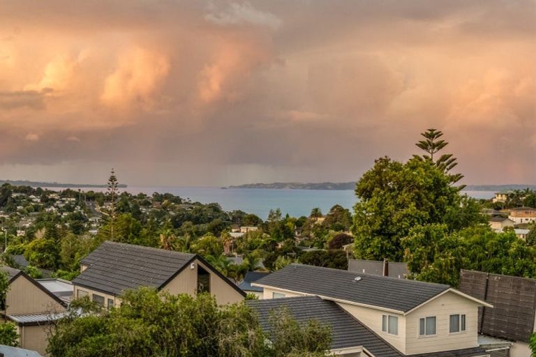 Photo of property in 3 Trident Place, Shelly Park, Auckland, 2014