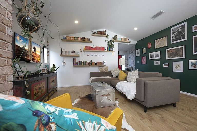 Photo of property in 83 Vinistra Road, Kumeu, 0810