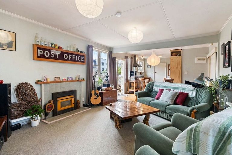 Photo of property in 9 Mavis Place, Beach Haven, Auckland, 0626