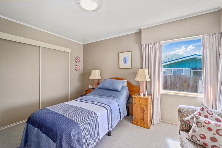 Photo of property in 6 Campbell Place, Pukehangi, Rotorua, 3015