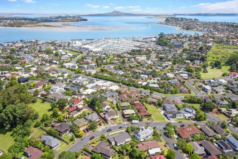 Photo of property in 21 Mark Edward Drive, Half Moon Bay, Auckland, 2012