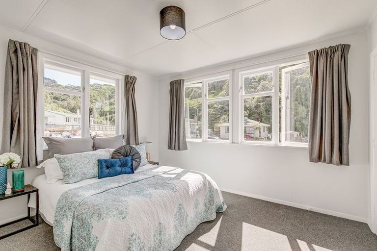 Photo of property in 57 Rangituhi Crescent, Takapuwahia, Porirua, 5022