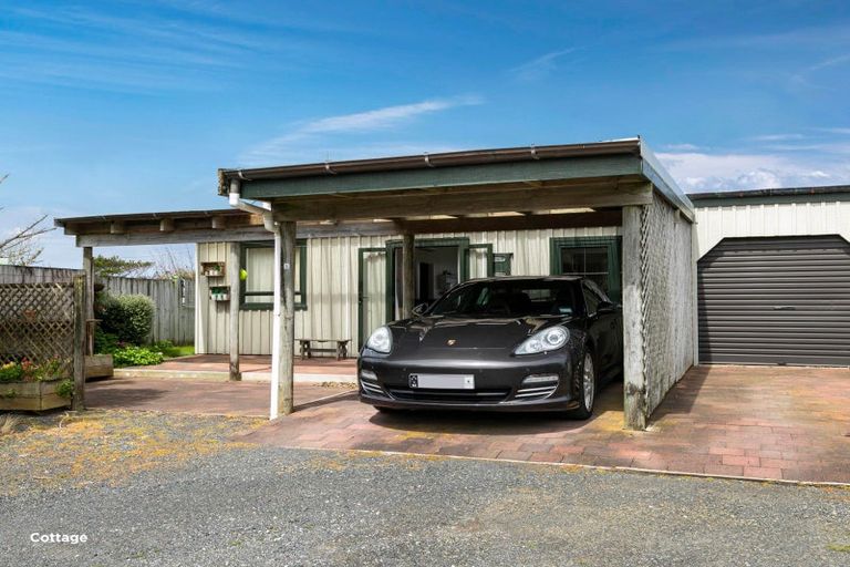Photo of property in 512 Oaia Road, Muriwai, 0881
