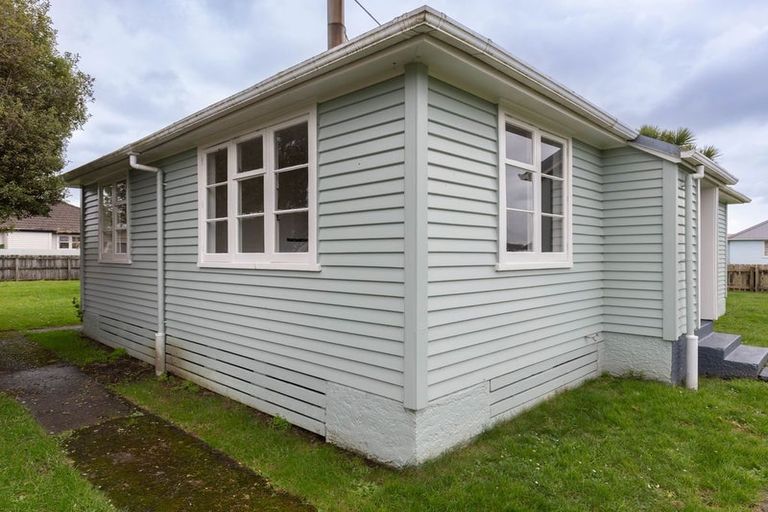 Photo of property in 14 Colvin Street, Westport, 7825