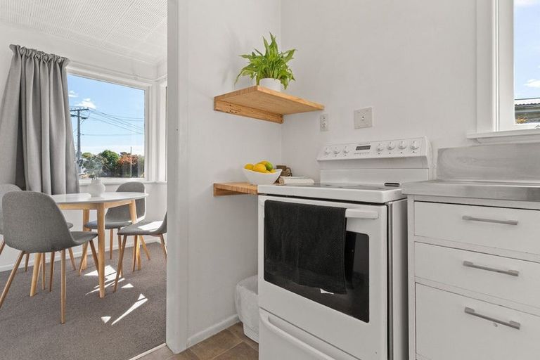 Photo of property in 16 Wavell Crescent, Lansdowne, Masterton, 5810