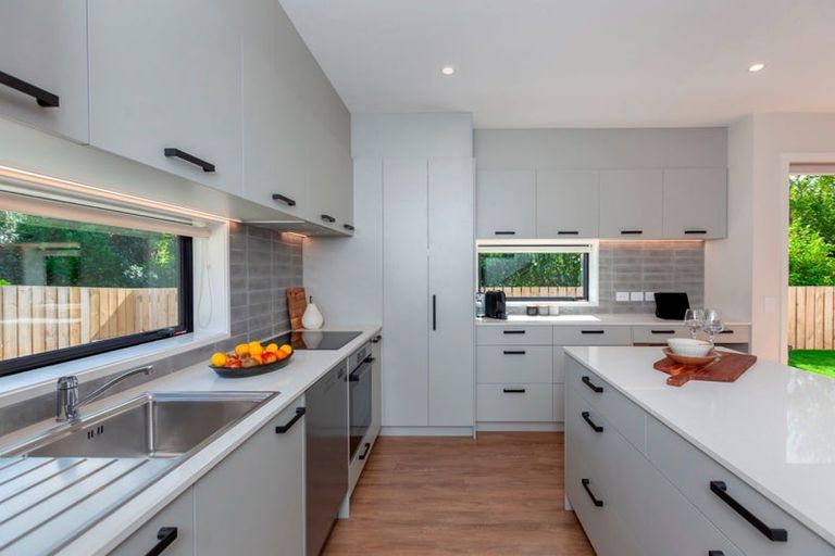 Photo of property in 77 Amohia Street, Paraparaumu, 5032