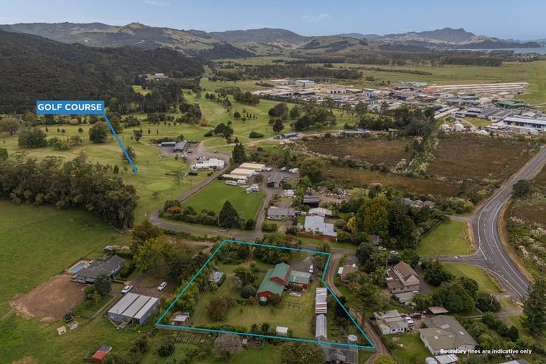 Photo of property in 5 Golf Road, Whitianga, 3591