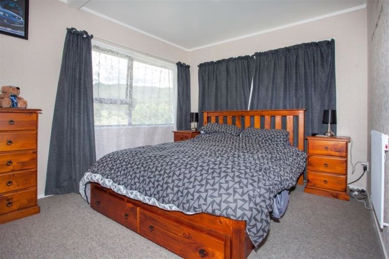 Photo of property in 22 Woodstock Avenue, Karangahake, Paeroa, 3674