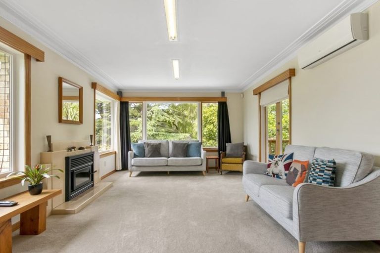 Photo of property in 32 Woodward Avenue, Mangere Bridge, Auckland, 2022