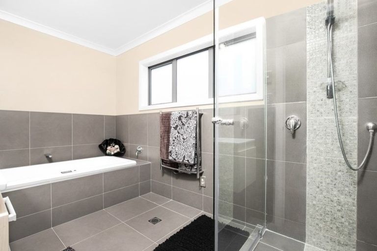 Photo of property in 11 Anselmi Ridge Road, Pukekohe, 2120