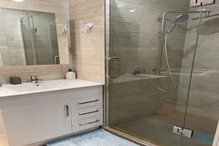 Photo of property in 3 Oswald Close, Flat Bush, Auckland, 2016