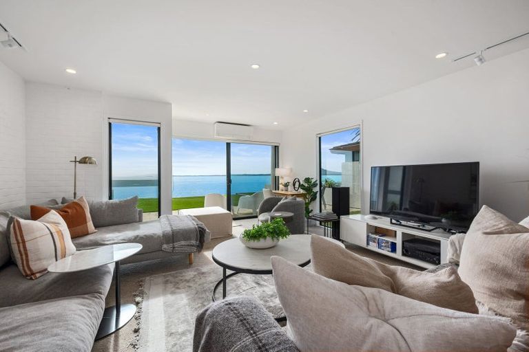 Photo of property in 1/15 Craig Road, Milford, Auckland, 0620