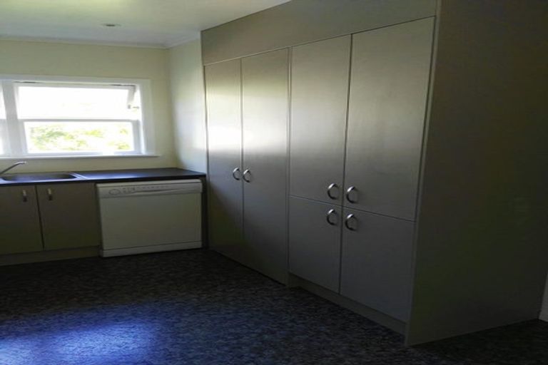 Photo of property in 8a Cross Street, Castlecliff, Whanganui, 4501