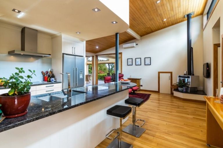 Photo of property in 34 Titoki Avenue, Waipahihi, Taupo, 3330