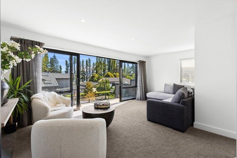 Photo of property in 5 Jessies Crescent, Wanaka, 9305