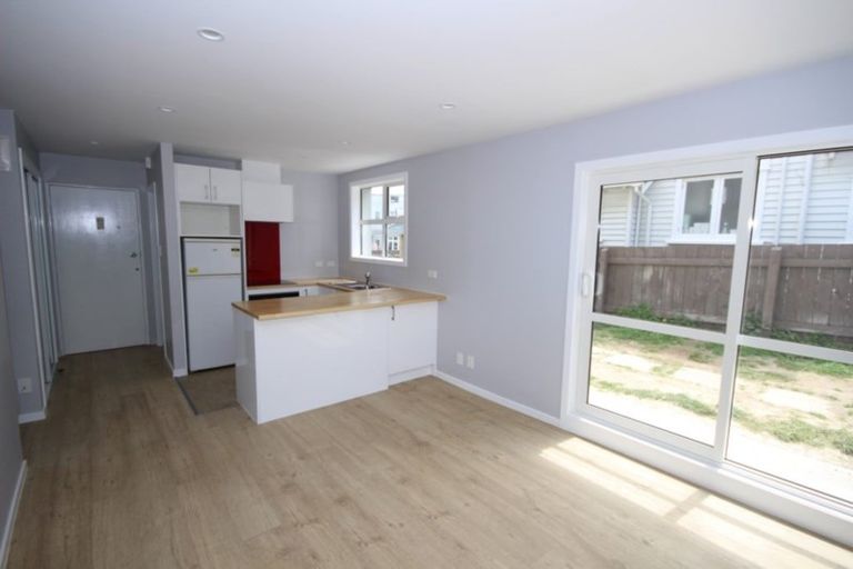 Photo of property in 2/36 Roxburgh Street, Mount Victoria, Wellington, 6011