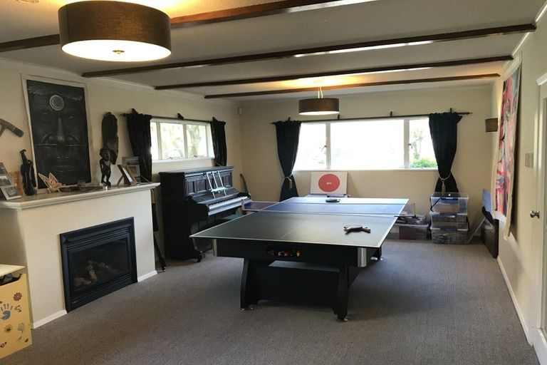 Photo of property in 11 Blue Mountains Road, Silverstream, Upper Hutt, 5019