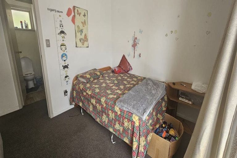 Photo of property in 557 Glenfield Road, Glenfield, Auckland, 0629