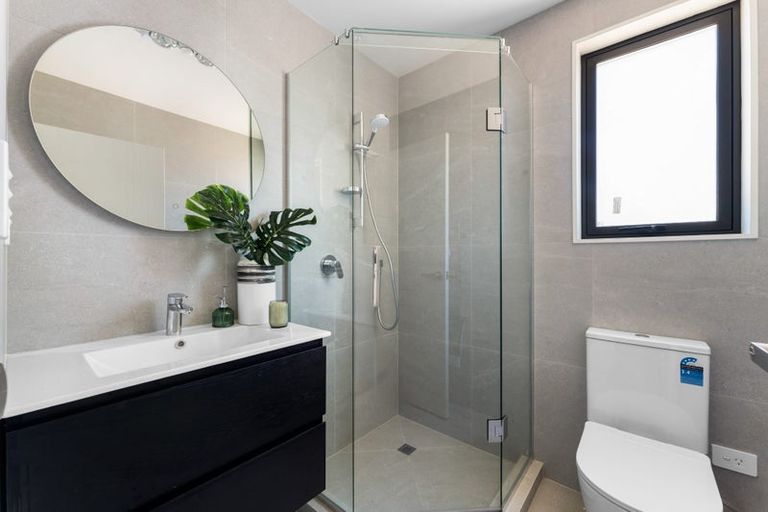 Photo of property in 29d Takapu Street, Henderson, Auckland, 0612