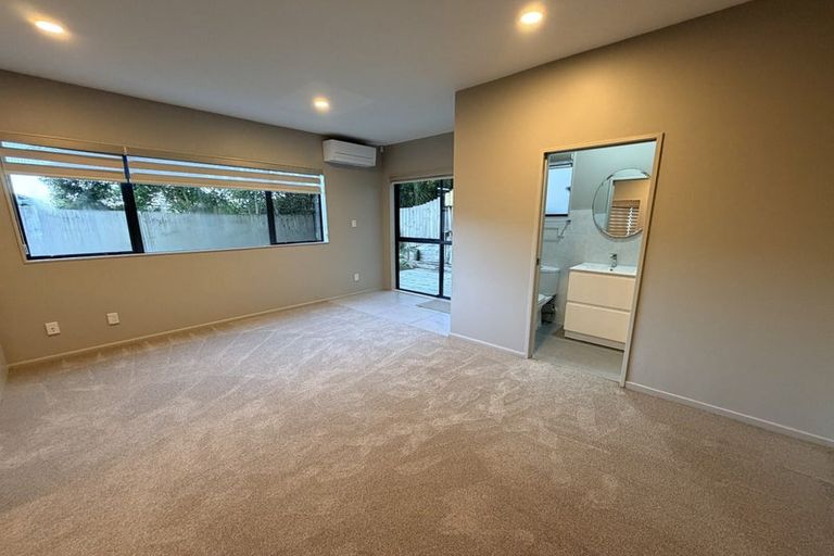 Photo of property in 2/24 Bonito Place, Bayview, Auckland, 0629