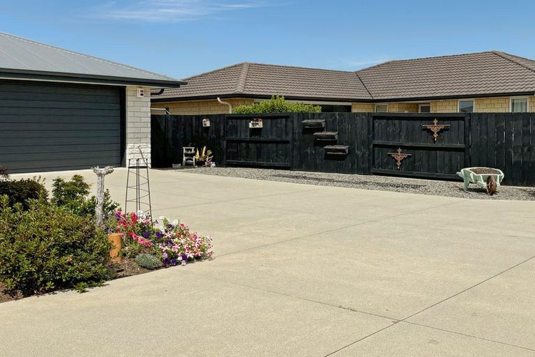 Photo of property in 18 Oakwood Way, Papamoa Beach, Papamoa, 3118