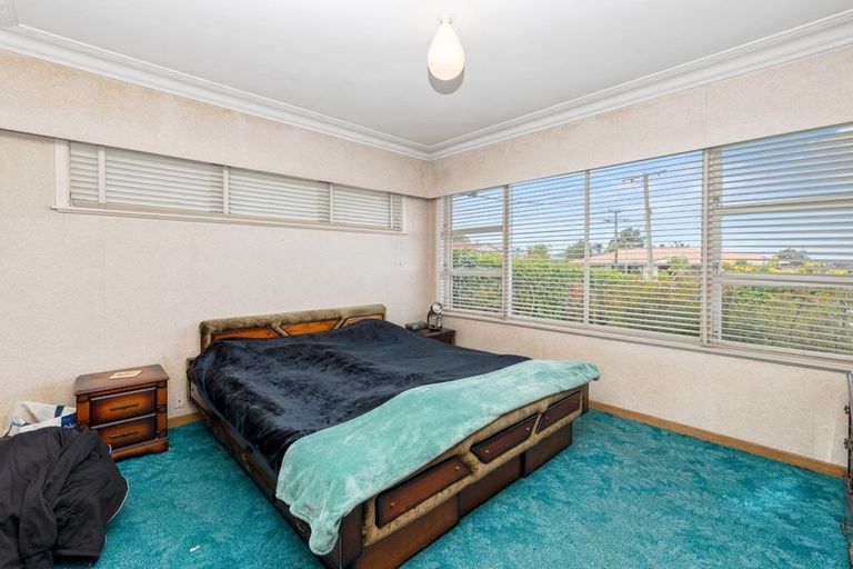 Photo of property in 60 Jaemont Avenue, Te Atatu South, Auckland, 0610