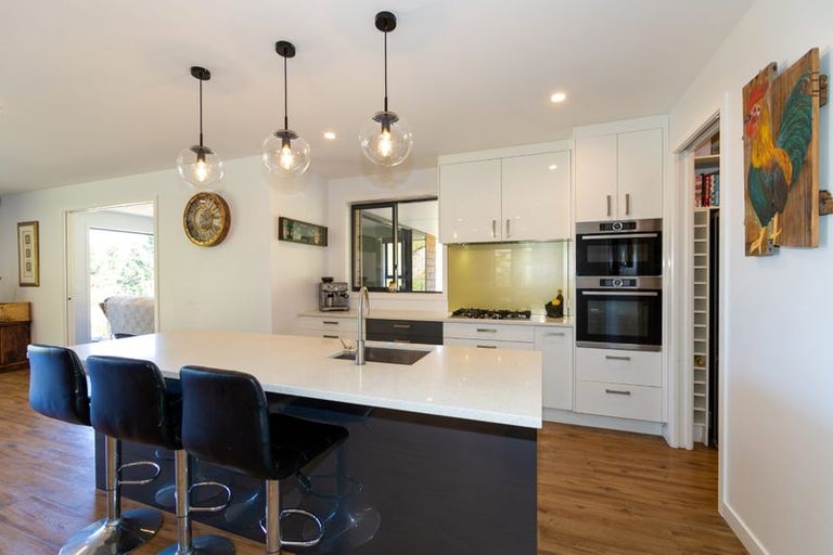 Photo of property in 690 Swamp Road, Puketapu, Napier, 4183