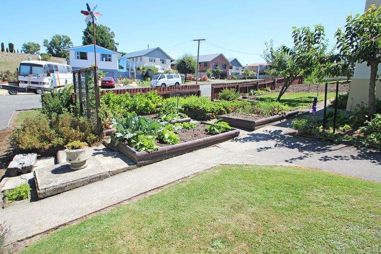 Photo of property in 15 Kelvin Street, South Hill, Oamaru, 9400