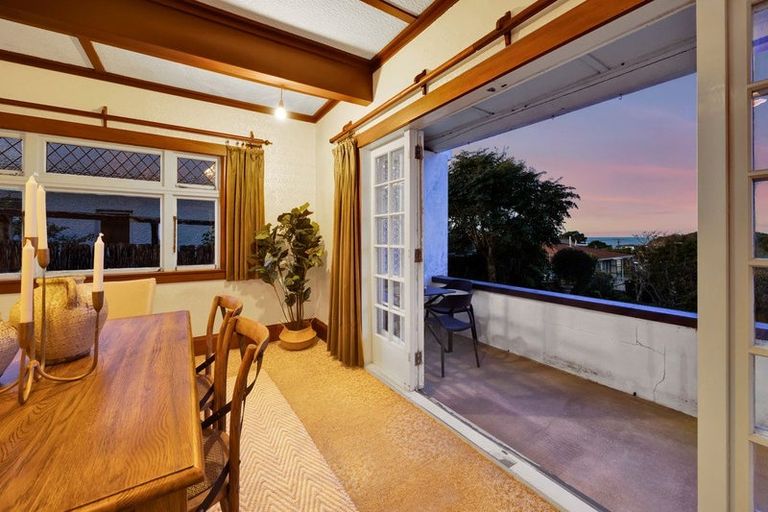 Photo of property in 4 Kitchener Terrace, Moturoa, New Plymouth, 4310