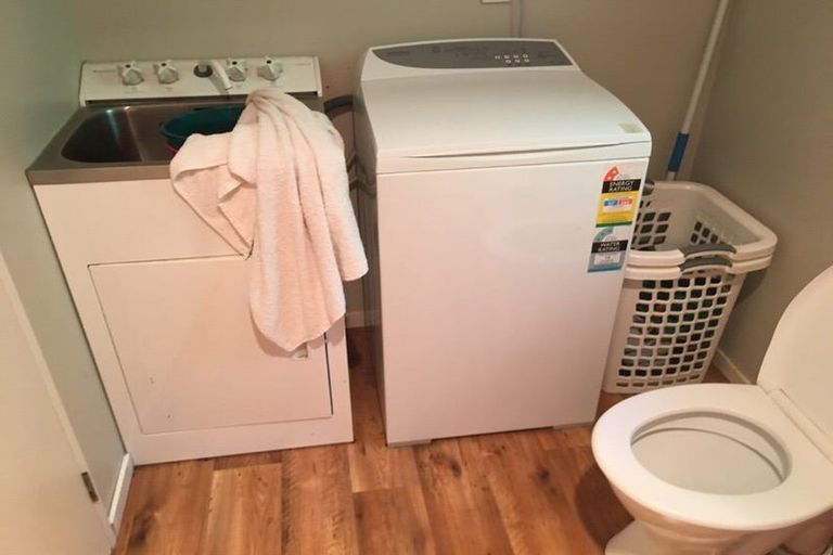 Photo of property in 9 Shale Avenue, Massey, Auckland, 0614