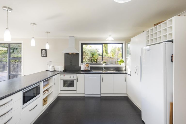 Photo of property in 38 Henare Street, West End, Palmerston North, 4412