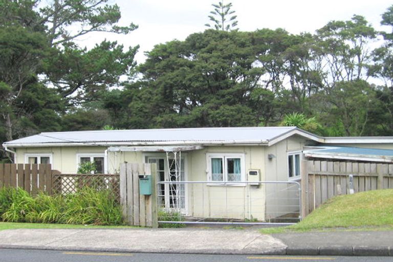Photo of property in 186 Godley Road, Titirangi, Auckland, 0604