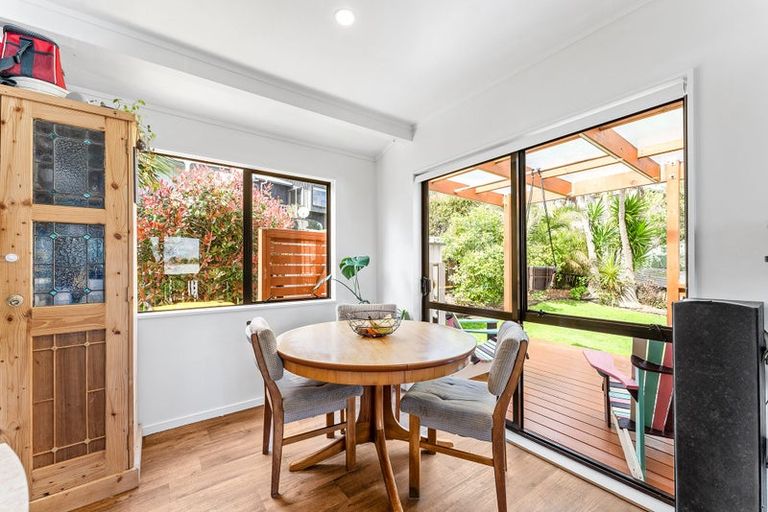 Photo of property in 30b Gledstane Road, Stanmore Bay, Whangaparaoa, 0932