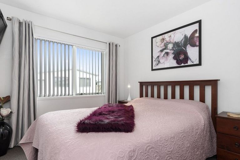 Photo of property in 11 Kamahi Crescent, Papamoa Beach, Papamoa, 3118