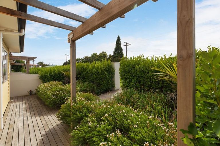 Photo of property in 33/11 Ray Small Drive, Papakura, 2110