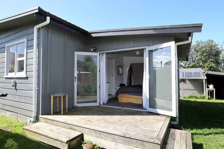 Photo of property in 12 Domain Road, Haumoana, 4102