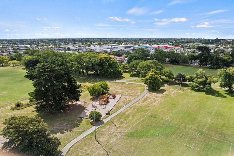 Photo of property in 120 Mackworth Street, Woolston, Christchurch, 8062