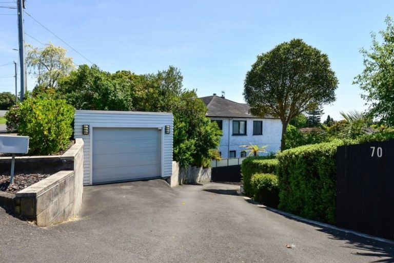 Photo of property in 70 Forest Lake Road, Forest Lake, Hamilton, 3200