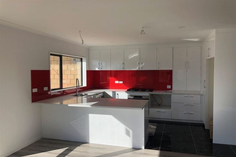 Photo of property in 11 Shibata Rise, Ranui, Auckland, 0612