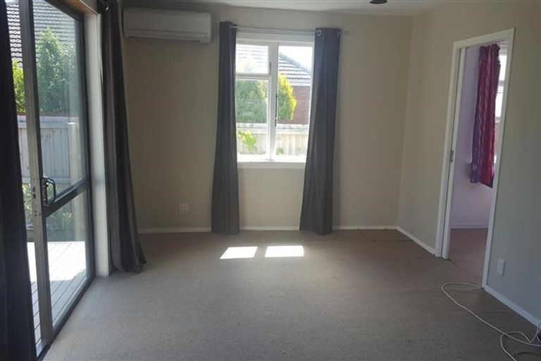 Photo of property in 34 Farquhars Road, Redwood, Christchurch, 8051