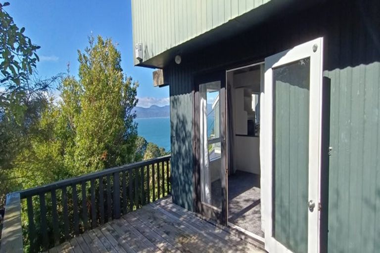 Photo of property in 148 Nicholson Road, Khandallah, Wellington, 6035