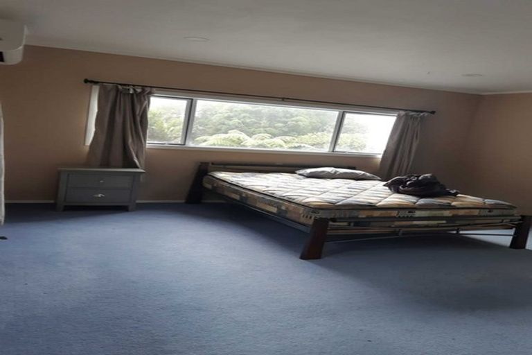 Photo of property in 787 Scenic Drive, Henderson Valley, Auckland, 0612