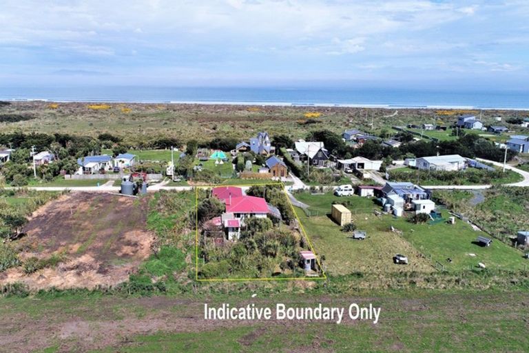 Photo of property in 100 Oki Street, Oreti Beach, Invercargill, 9879