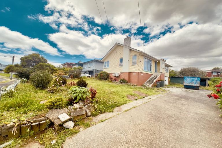 Photo of property in 8 Plumley Crescent, Mangere, Auckland, 2022
