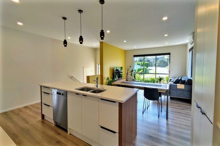 Photo of property in 120 Parkview Drive, Gulf Harbour, Whangaparaoa, 0930